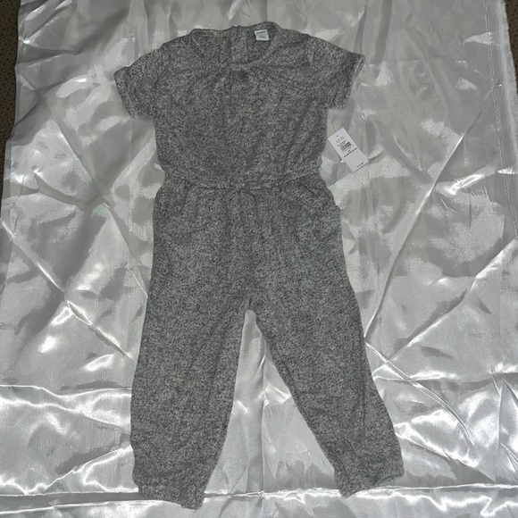 Old navy gray romper. Toddler 2T NWT - Picture 1 of 3